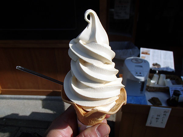 伊勢醤油ソフトクリーム